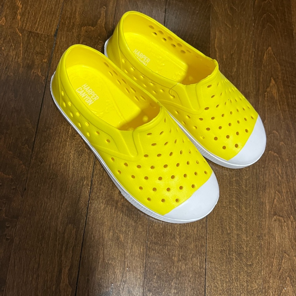 Harper Canyon Yellow and White Water Shoes Slip-On
